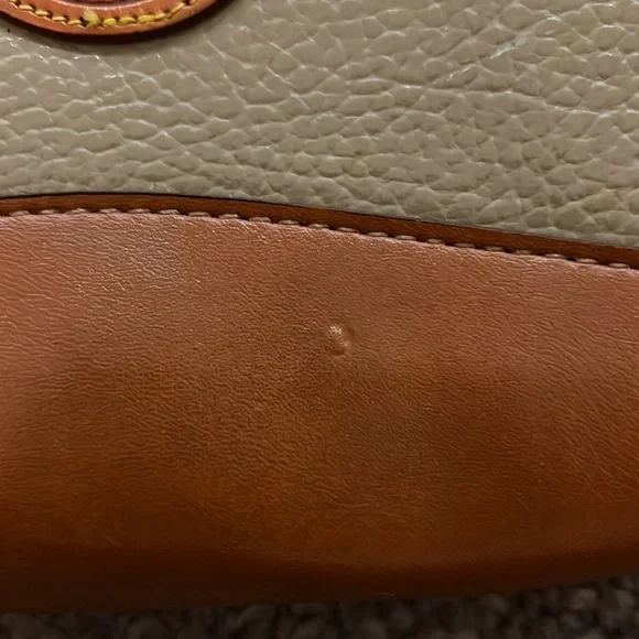 Dooney & Bourke cross body purse - Picture 5 of 10